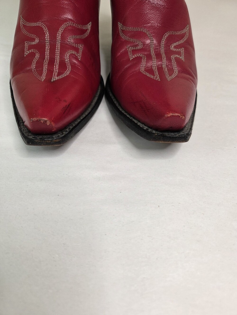 Frye VTG Red Leather Studded Cowboy Boots Beige Trim Silver Studs Western Sz 6.5 - Picture 6 of 16